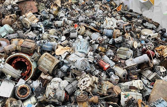 Les déchets électroniques sont collectés à l’informelle  dans les communes d’Abidjan puis transportés à la grande casse d’Anoumabo. /Ph-Dr