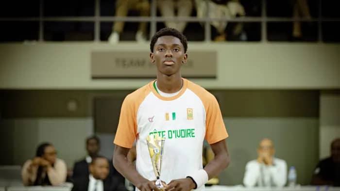 Jean-Philippe OKA, MVP de l’Afrobasket U16 2025 est promu à bel avenir.