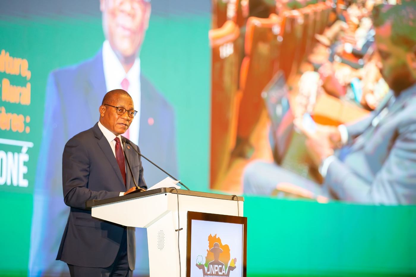 Bruno Nabagné Koné a été nommé ministre d’État, ministre de l’Agriculture, du développement rural et des productions vivrières du gouvernement Beugré Mambé ll, le 23 janvier dernier.
