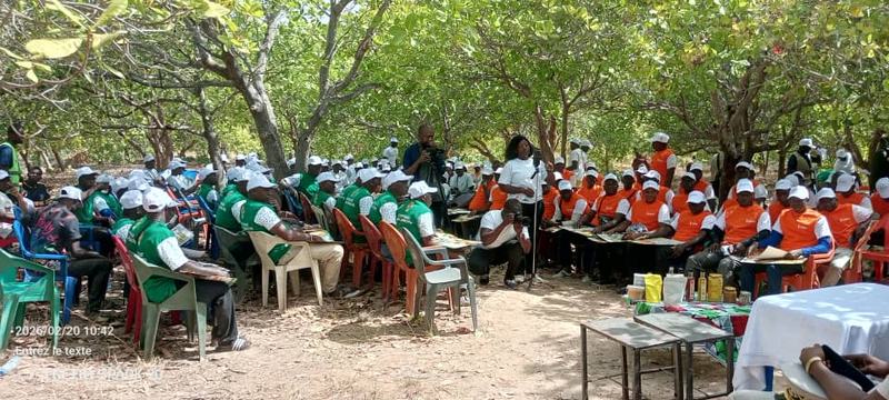 Les participants ont suivi avec attention les explications des experts.
